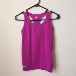 Nike DriFit Razorback